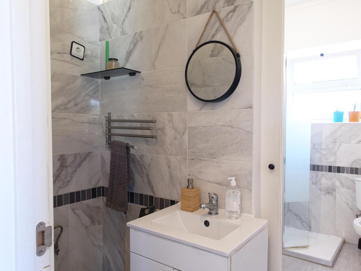 Toca Do Lobo Apartment Charneca  Ngoại thất bức ảnh
